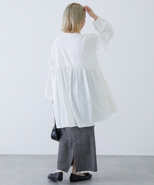 LAVEANGE（ラビアンジェ）の「ギャザーフレアチュニックブラウス（シャツ/ブラウス・レディース・ブラック/オフホワイト/カーキ・4L/M/LL/3L/5L）」の12枚目の写真