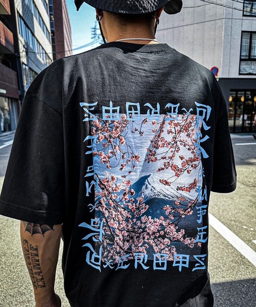 MFC STORE（エムエフシーストア）の「RK × MFC STORE Mt. Fuji / SAKURA S/S TEE（Tシャツ/カットソー・メンズ・ブラック/ネイビー/ホワイト・S/M/L/XL/XXL）」の9枚目の写真
