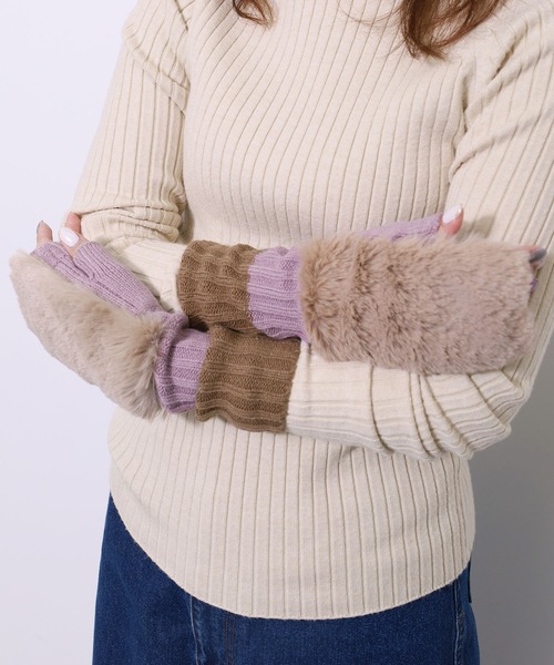 POU DOU DOU（プードゥドゥ）の「エコファー×ニットカットオフグローブ（手袋・レディース・オフホワイト/グレー/グレー系その他・8）」の7枚目の写真
