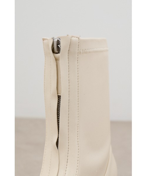 AZUL by moussy(アズールバイマウジー)の「チャンキーソールフロントジップブーツ(ブーツ・レディース・ブラック/アイボリー・SMALL/MEDIUM/LARGE)」の7枚目の写真