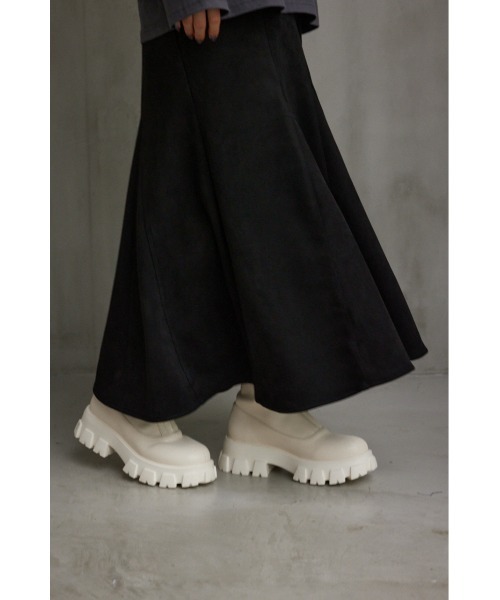 AZUL by moussy(アズールバイマウジー)の「チャンキーソールフロントジップブーツ(ブーツ・レディース・ブラック/アイボリー・SMALL/MEDIUM/LARGE)」の10枚目の写真