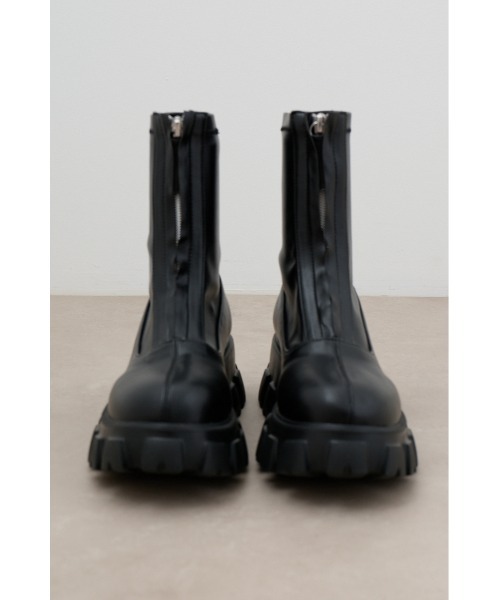 AZUL by moussy(アズールバイマウジー)の「チャンキーソールフロントジップブーツ(ブーツ・レディース・ブラック/アイボリー・SMALL/MEDIUM/LARGE)」の13枚目の写真