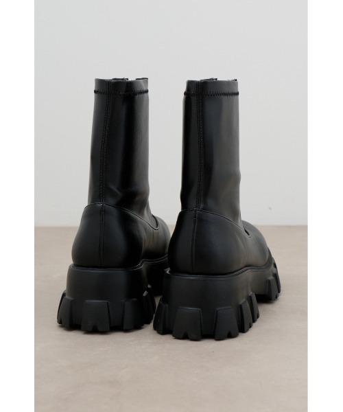 AZUL by moussy(アズールバイマウジー)の「チャンキーソールフロントジップブーツ(ブーツ・レディース・ブラック/アイボリー・SMALL/MEDIUM/LARGE)」の14枚目の写真