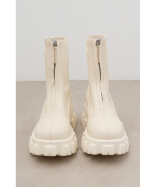 AZUL by moussy(アズールバイマウジー)の「チャンキーソールフロントジップブーツ(ブーツ・レディース・ブラック/アイボリー・SMALL/MEDIUM/LARGE)」の4枚目の写真