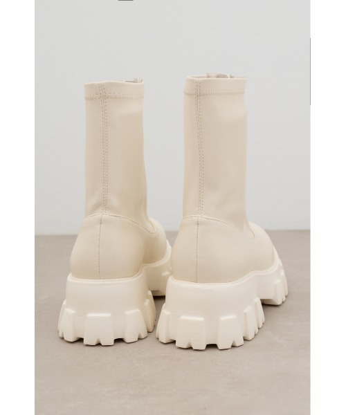 AZUL by moussy(アズールバイマウジー)の「チャンキーソールフロントジップブーツ(ブーツ・レディース・ブラック/アイボリー・SMALL/MEDIUM/LARGE)」の5枚目の写真