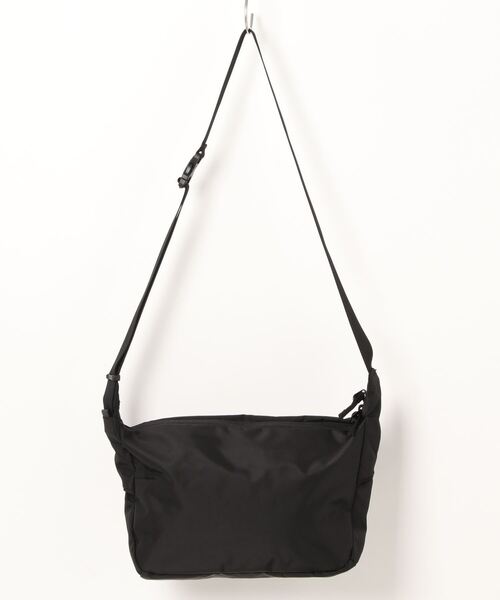 THE NORTH FACE(ザノースフェイス)の「【THE NORTH FACE】 カペラ 5 CAPELLA 5(ショルダーバッグ・レディース・ブラック/カーキ・FREE)」の3枚目の写真