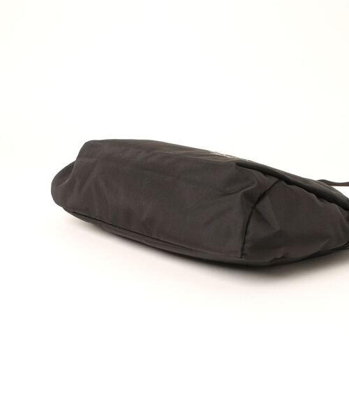 THE NORTH FACE(ザノースフェイス)の「【THE NORTH FACE】 カペラ 5 CAPELLA 5(ショルダーバッグ・レディース・ブラック/カーキ・FREE)」の4枚目の写真