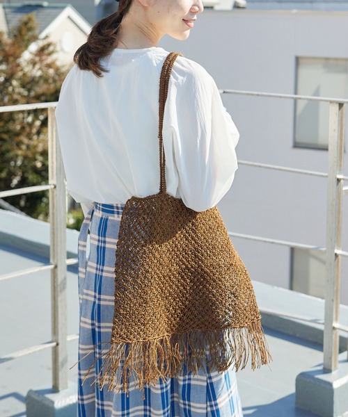 PAR ICI（パーリッシィ）の「サイザル マクラメ編みフリンジバッグ（かごバッグ・レディース・レッド/ブラウン・FREE）」の11枚目の写真