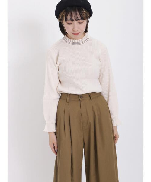 Samansa Mos2（サマンサ モスモス）の「ステッチフリルカラーニット（ニット/セーター・レディース・ブラック/キナリ/グリーン/パープル・F）」の2枚目の写真