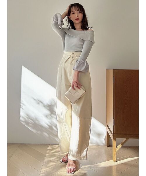 dazzlin（ダズリン）の「オフショルバルーンスリーブニット（ニット/セーター・レディース・アイボリー/グレー/ブラック/ピンク・FREE）」の15枚目の写真