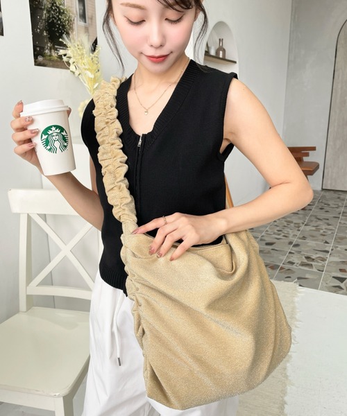 moment+(モーメントプラス)の「ラメニットソーシャーリングデザイントートバッグ(トートバッグ・レディース・ブラック/ゴールド/シルバー/グレイッシュベージュ・M)」の19枚目の写真