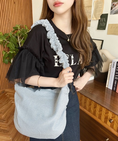 moment+(モーメントプラス)の「ラメニットソーシャーリングデザイントートバッグ(トートバッグ・レディース・ブラック/ゴールド/シルバー/グレイッシュベージュ・M)」の12枚目の写真