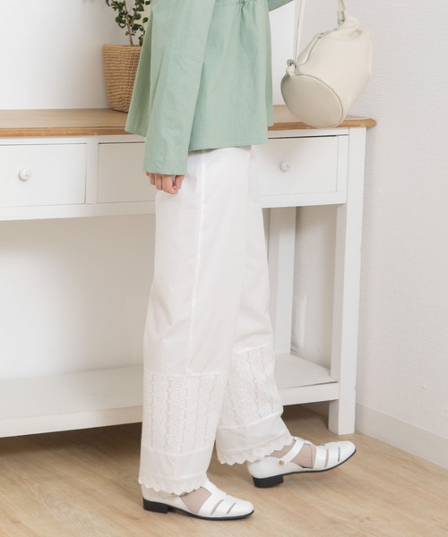 POU DOU DOU（プードゥドゥ）の「裾レースペチパンツ（その他パンツ・レディース・オフホワイト/ブラック・3）」の5枚目の写真