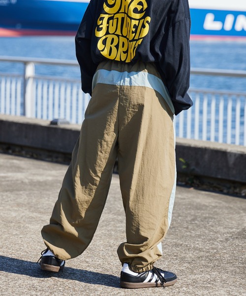 PAIRMANON STREET(ペアマノンストリート)の「ナイロン サイド ライン パイピング ワイド パンツ【PAIRMANON STREET】(その他パンツ・キッズ・レッド/グレー/ブラック/カーキ/ベージュ/グリーン/ピンク/ブルー/ブラック系その他/ベージュ系その他/グリーン系その他・120/100/110/150/90/130/140/160)」の4枚目の写真