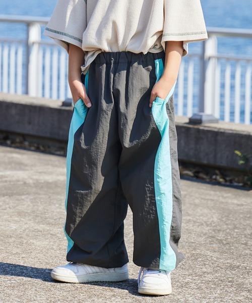 PAIRMANON STREET(ペアマノンストリート)の「ナイロン サイド ライン パイピング ワイド パンツ【PAIRMANON STREET】(その他パンツ・キッズ・レッド/グレー/ブラック/カーキ/ベージュ/グリーン/ピンク/ブルー/ブラック系その他/ベージュ系その他/グリーン系その他・120/100/110/150/90/130/140/160)」の22枚目の写真