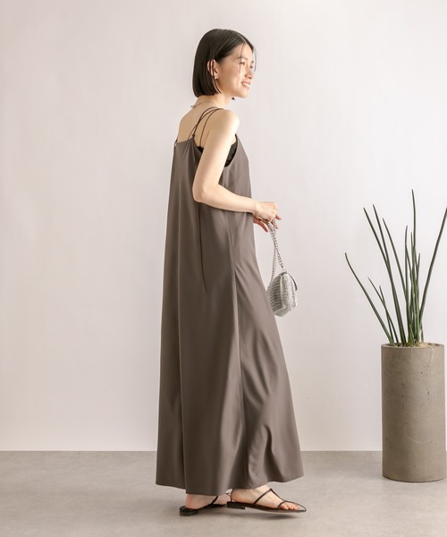 RIVE DROITE（リヴドロワ）の「ジョーゼットバイアスキャミワンピース（ワンピース・レディース・チャコールグレー/ブラック・FREE）」の16枚目の写真