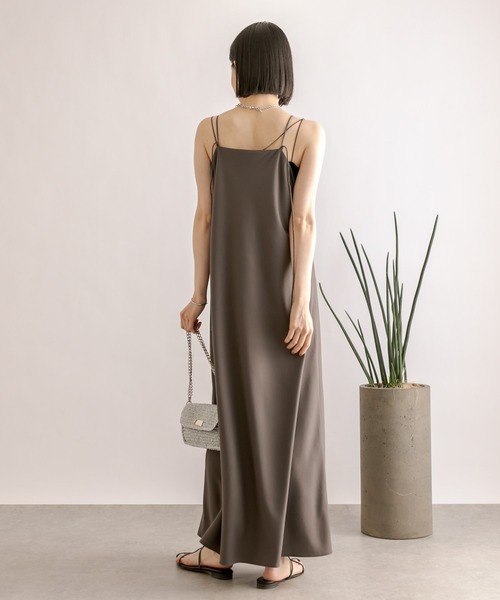 RIVE DROITE（リヴドロワ）の「ジョーゼットバイアスキャミワンピース（ワンピース・レディース・チャコールグレー/ブラック・FREE）」の17枚目の写真