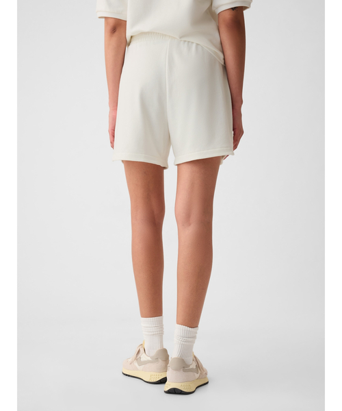 GAP（ギャップ）の「GAPロゴ ドルフィン スウェットショート