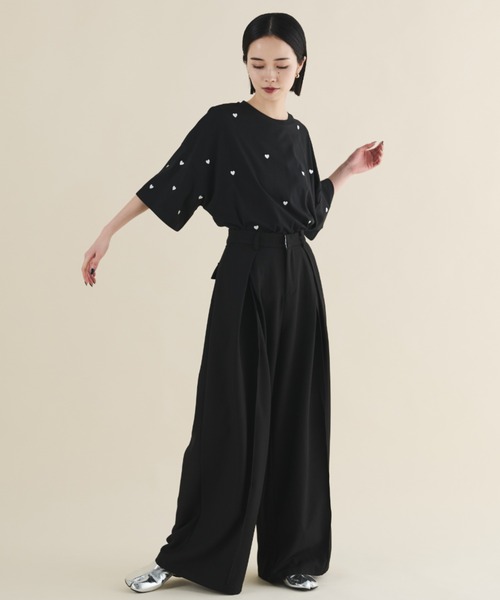 MERLOT（メルロー）の「ミニハート刺繍オーバーサイズTシャツ（Tシャツ/カットソー・レディース・ライトブルー/ブラック/ホワイト・FREE）」の15枚目の写真