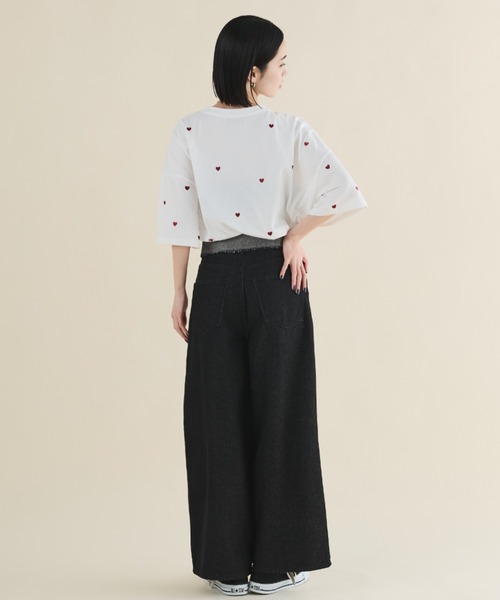MERLOT（メルロー）の「ミニハート刺繍オーバーサイズTシャツ（Tシャツ/カットソー・レディース・ライトブルー/ブラック/ホワイト・FREE）」の9枚目の写真