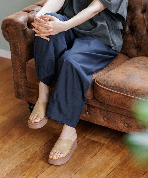 niko and...（ニコアンド）の「ナイロンコットンバレルパンツ（その他パンツ・レディース・グリーン/ベージュ/ネイビー/アイボリー・FREE）」の5枚目の写真