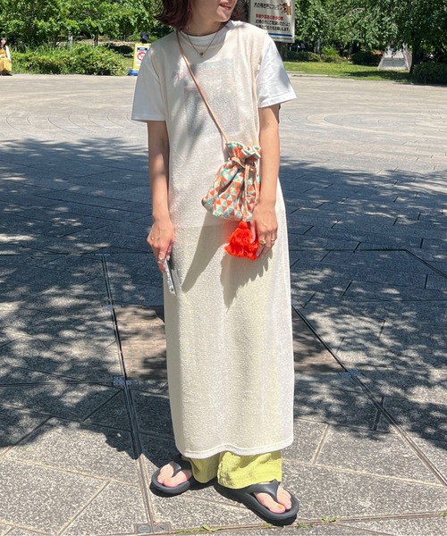 feepur（フェピュール）の「カラーロゴPHOTO Tee（Tシャツ/カットソー・レディース・オフホワイト/オートミール・MEDIUM）」の7枚目の写真