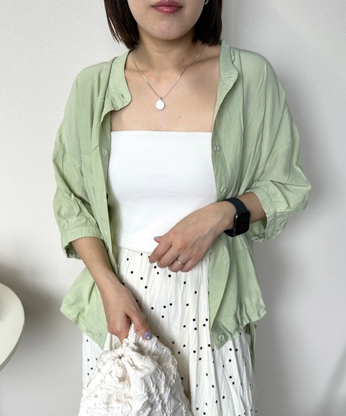 CRB（シーアールビー）の「裾ドロストノーカラーシャツ（シャツ/ブラウス・レディース・ブラック/グリーン/オフホワイト・F）」の3枚目の写真