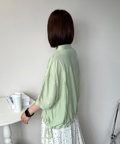 CRB（シーアールビー）の「裾ドロストノーカラーシャツ（シャツ/ブラウス・レディース・ブラック/グリーン/オフホワイト・F）」の8枚目の写真