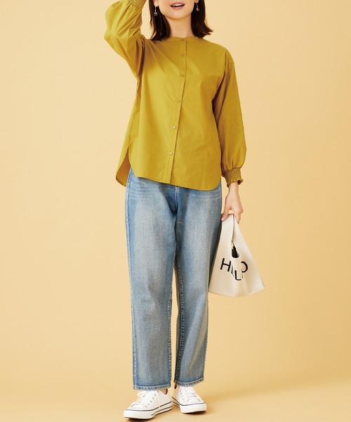 BELLUNA PLUS（ベルーナ）の「花柄袖刺しゅうデザインブラウス（シャツ/ブラウス・レディース・イエロー/チャコール/オフホワイト・X-LARGE/LARGE/MEDIUM）」の7枚目の写真