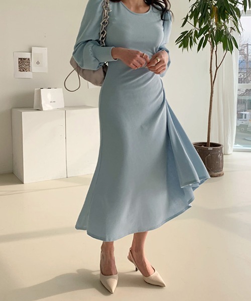 IINNO（イーノ）の「【IINNO/イイノ】ベニムパフシャーリングワンピース（ワンピース・レディース・ライトブルー/ブラック・FREE）」の9枚目の写真