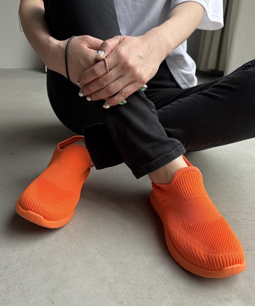LUGG NAGG(ラグナグ)の「【addottona】【軽量】メッシュ伸縮スリッポンスニーカー(スニーカー・レディース・ブラック/グレー/ピンク/オレンジ/レッド・22.5cm/23.0cm/23.5cm/24.0cm/24.5cm)」の5枚目の写真