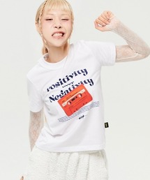 HOLY NUMBER 7（ホーリーナンバーセブン）の「【HOLY NUMBER 7】[Woman] Waacking Dance Studio Cassette tape Graphics T-Shirt / 【ホーリーナンバーセブン】グラフィックロゴプリント半袖Tシャツ（Tシャツ/カットソー）」