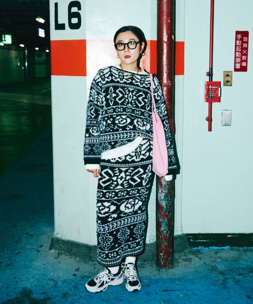 Mirror Mirror on the wall(ミラーミラー)の「(MIRROR MIRROR ON THE WALL)オリジナルパターン ジャカード ニット(ニット/セーター・レディース・グレー/ブラック・FREE)」の21枚目の写真