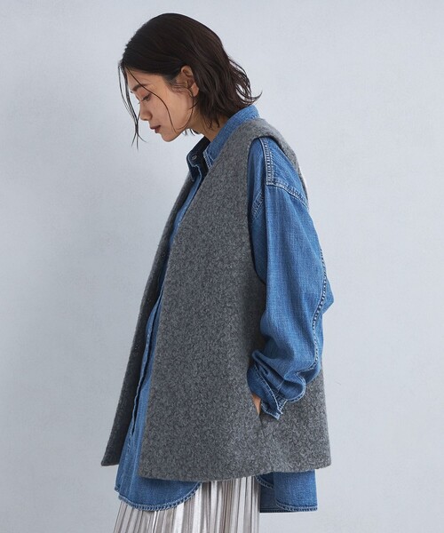 green label relaxing(グリーンレーベルリラクシング)の「ライトボア ベスト(ベスト・レディース・ダークグレー/ナチュラル・FREE)」の4枚目の写真