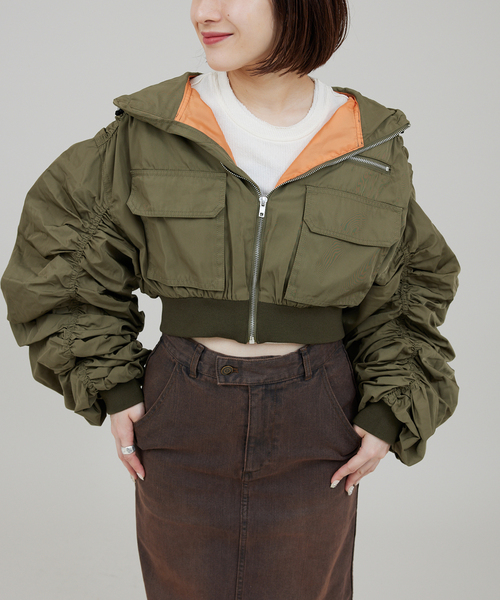 ANNA SUI NYC（アナ スイ エヌ ワイ シー）の「ANNA SUI NYC / アナスイエヌワイシー シャカ2シャーリングショートMA-1（MA-1・レディース・カーキ/ブラック/グレー・FREE）」の3枚目の写真