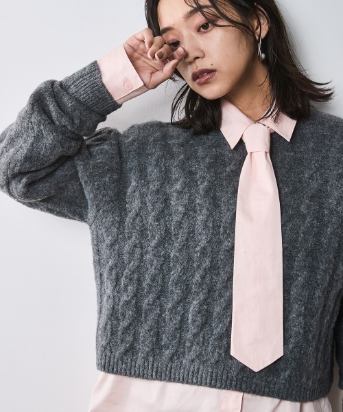 CHIC STYLE（シックスタイル）の「【販売終了】ケーブル編ショートニットプルオーバー ＜大きいサイズ有＞シックスタイル（ニット/セーター・レディース・ネイビー/グレー・M/L/LL/3L/4L/5L）」の2枚目の写真