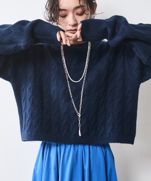 CHIC STYLE（シックスタイル）の「【販売終了】ケーブル編ショートニットプルオーバー ＜大きいサイズ有＞シックスタイル（ニット/セーター・レディース・ネイビー/グレー・M/L/LL/3L/4L/5L）」の3枚目の写真