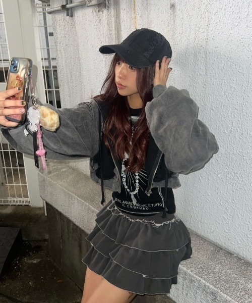 XU（エックスユー）の「【Never mind the XU】tattoo design tops / 【ネバーマインド ザ エックスユー】タトゥーデザインプリント長袖Tシャツ（Tシャツ/カットソー・レディース・カーキ/ブラック/クリーム・ONE SIZE）」の8枚目の写真