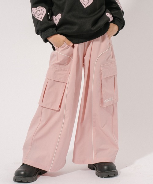 URBAN CHERRY(アーバンチェリー)の「【U.TRACK】サイドラインルーズカーゴパンツ(カーゴパンツ・キッズ・ブルー/ブラック/ピンク・150cm/140cm/130cm/120cm/110cm)」の3枚目の写真