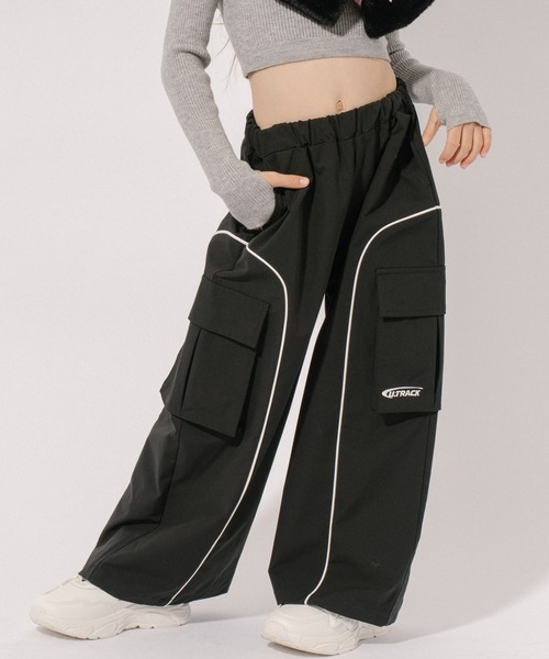 URBAN CHERRY(アーバンチェリー)の「【U.TRACK】サイドラインルーズカーゴパンツ(カーゴパンツ・キッズ・ブルー/ブラック/ピンク・150cm/140cm/130cm/120cm/110cm)」の1枚目の写真