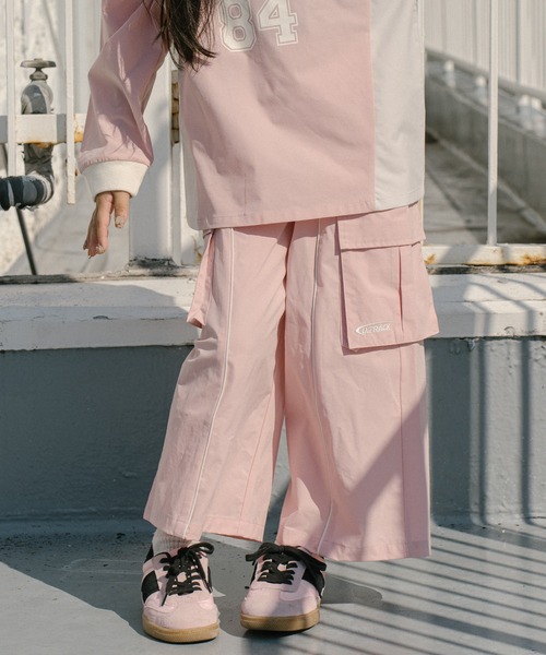 URBAN CHERRY(アーバンチェリー)の「【U.TRACK】サイドラインルーズカーゴパンツ(カーゴパンツ・キッズ・ブルー/ブラック/ピンク・150cm/140cm/130cm/120cm/110cm)」の4枚目の写真