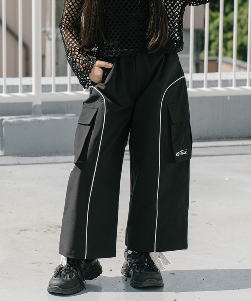 URBAN CHERRY(アーバンチェリー)の「【U.TRACK】サイドラインルーズカーゴパンツ(カーゴパンツ・キッズ・ブルー/ブラック/ピンク・150cm/140cm/130cm/120cm/110cm)」の21枚目の写真