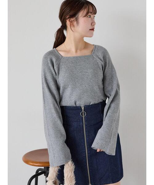 ehka sopo（エヘカソポ）の「フレアスリーブスクエアネックリブニット（ニット/セーター・レディース・グレー/キナリ/ブラック・F）」の4枚目の写真