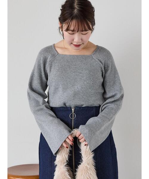ehka sopo（エヘカソポ）の「フレアスリーブスクエアネックリブニット（ニット/セーター・レディース・グレー/キナリ/ブラック・F）」の5枚目の写真