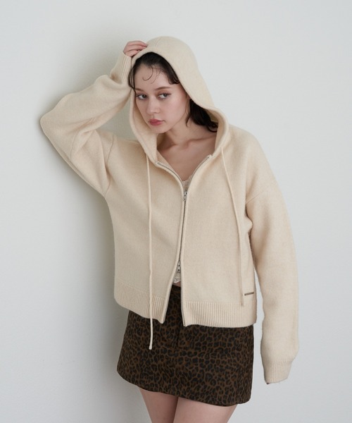 RAY CASSIN（レイカズン）の「【本日限定！リバイバル販売決定】ニットフードダブルジップブルゾン（ニット/セーター・レディース・ブラウン系1/レッド/ホワイト系1/チャコールグレー/アイボリー・FREE）」の2枚目の写真