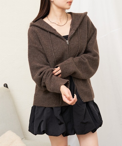 RAY CASSIN（レイカズン）の「【本日限定！リバイバル販売決定】ニットフードダブルジップブルゾン（ニット/セーター・レディース・ブラウン系1/レッド/ホワイト系1/チャコールグレー/アイボリー・FREE）」の6枚目の写真