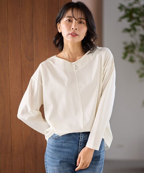 ANY(エニィ)の「ジョーゼット裏起毛Vネックプルオーバー(Tシャツ/カットソー・レディース・ネイビー系/ブラック系/アイボリー系・F)」の4枚目の写真