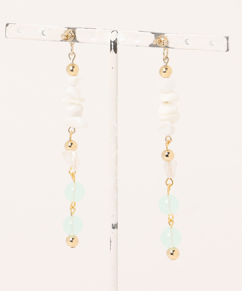 tone（トーン）の「【Astyle】白珊瑚×クリスタルピアス(MA)（ピアス（両耳用）・レディース・ゴールド・FREE）」の2枚目の写真
