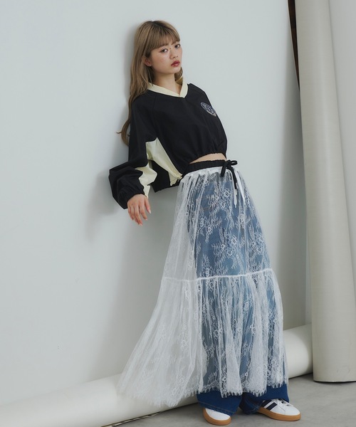 VIOLETTA(ヴィオレッタ)の「クロップドナイロンプルオーバー(その他トップス・レディース・レッド/ブラック/ライトブルー・FREE)」の17枚目の写真