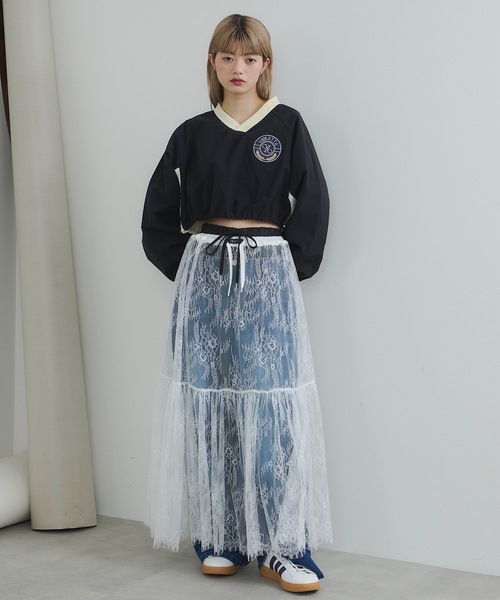 VIOLETTA(ヴィオレッタ)の「クロップドナイロンプルオーバー(その他トップス・レディース・レッド/ブラック/ライトブルー・FREE)」の9枚目の写真